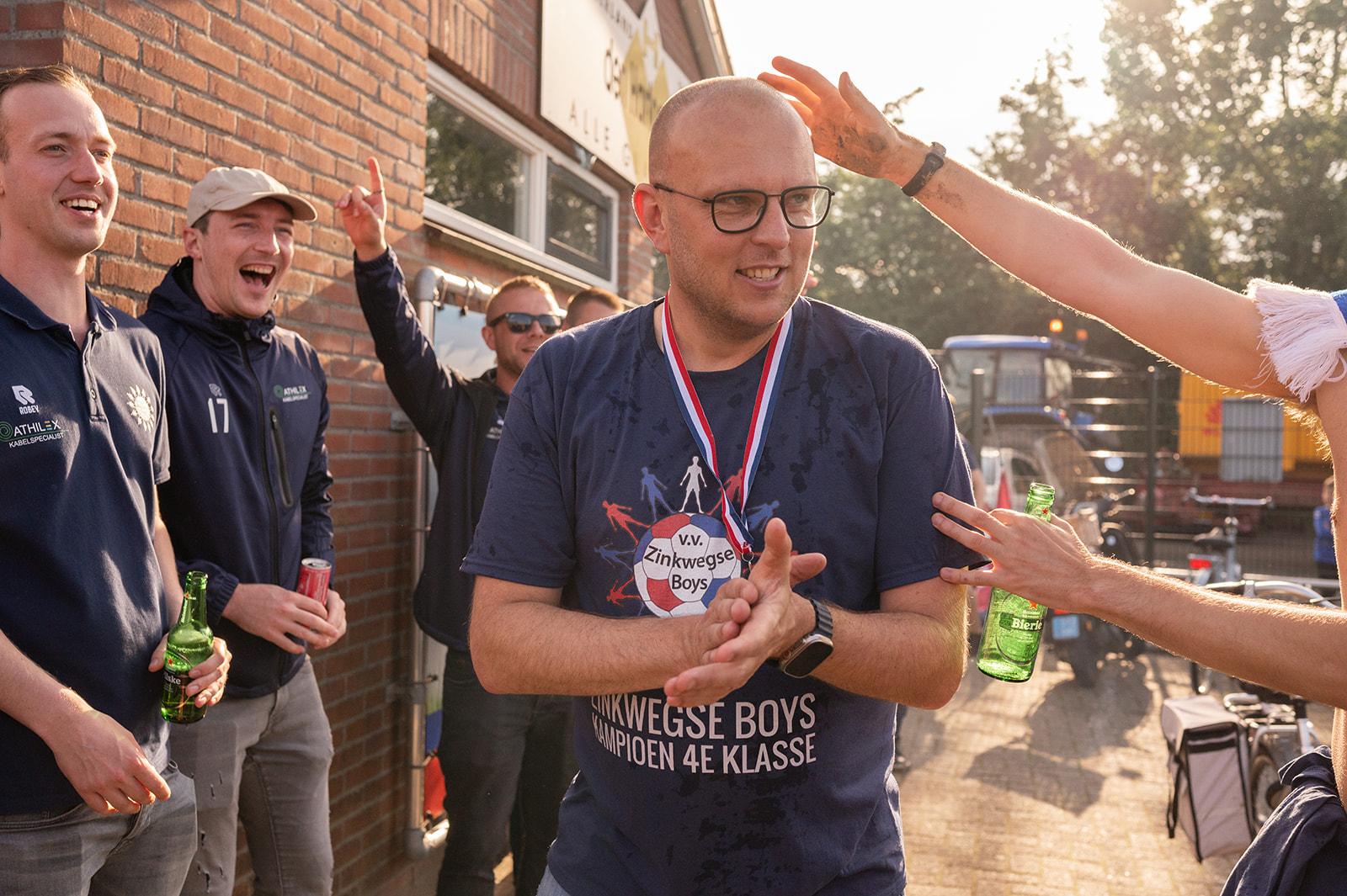 Peter van Dam kondigt vertrek aan na zes seizoenen Zinkwegse Boys