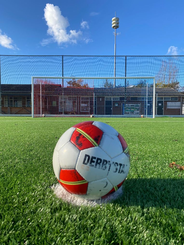 Oefenwedstrijd Zinkwegse boys 1 - DBGC 1 dinsdag 14 november 20:00